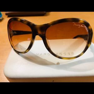 MARC JACOB Sunglasses